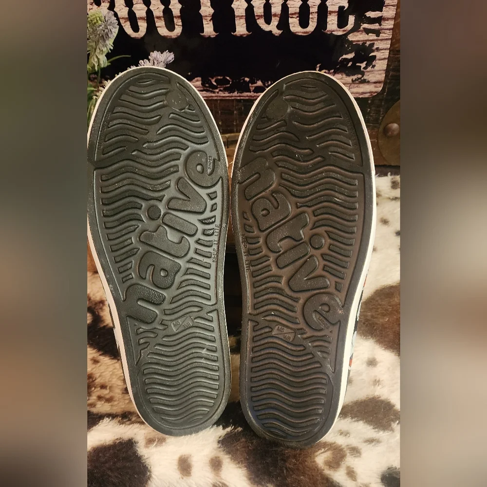Native Disney Shoes - Picture 5 of 15